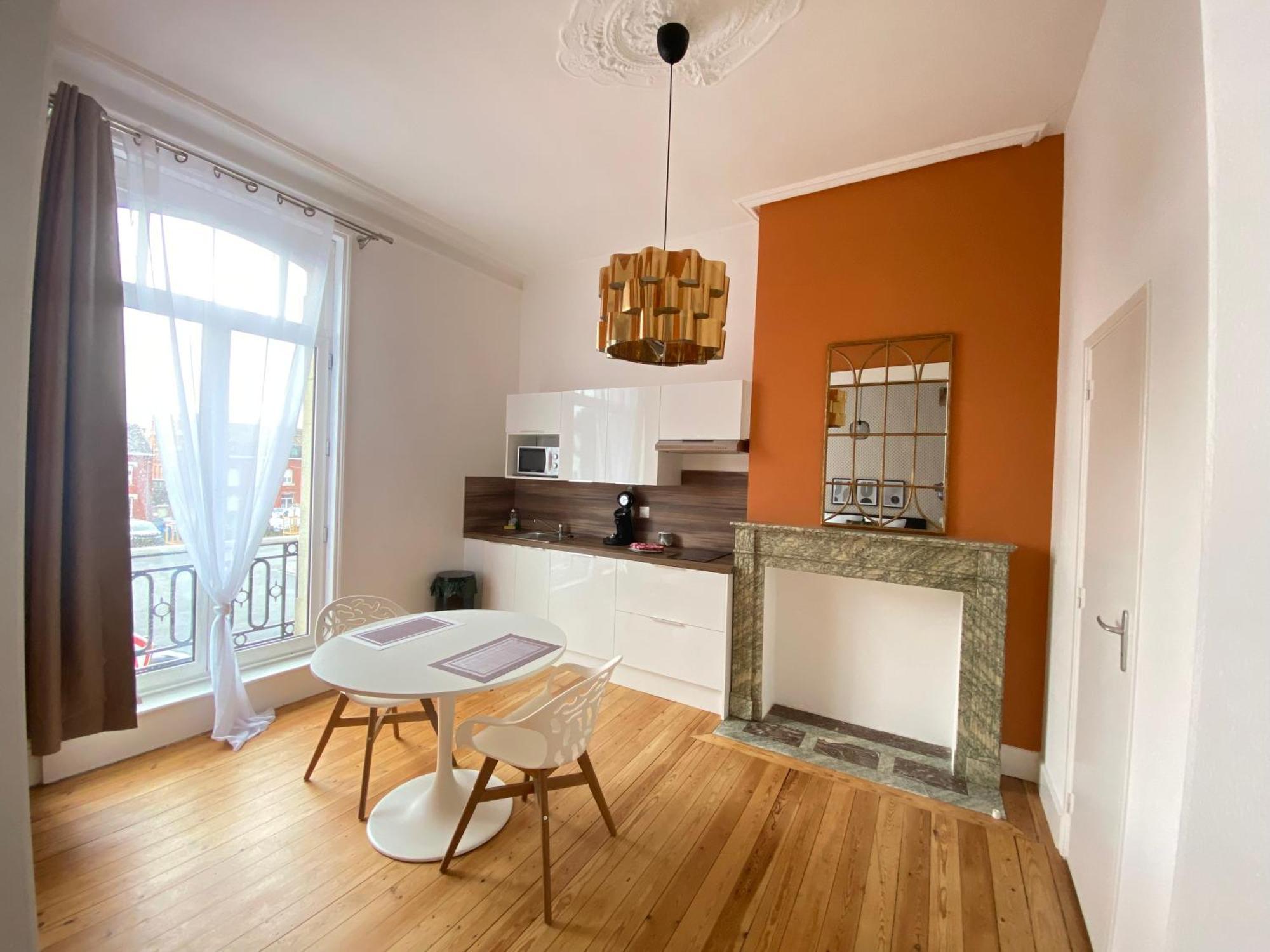Residence Adam A Part Valenciennes Bilik gambar